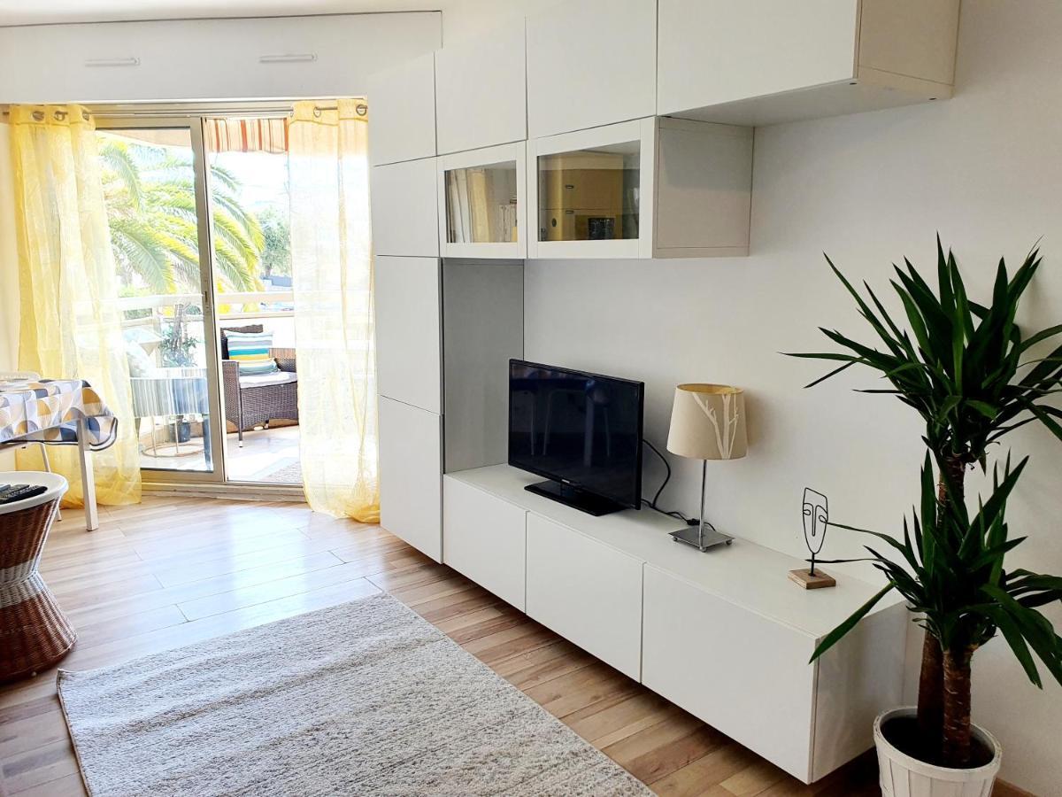 Bel Appartement A 50M De La Plage, 2 Pieces Climatisees, Parking Prive Antibes Dış mekan fotoğraf